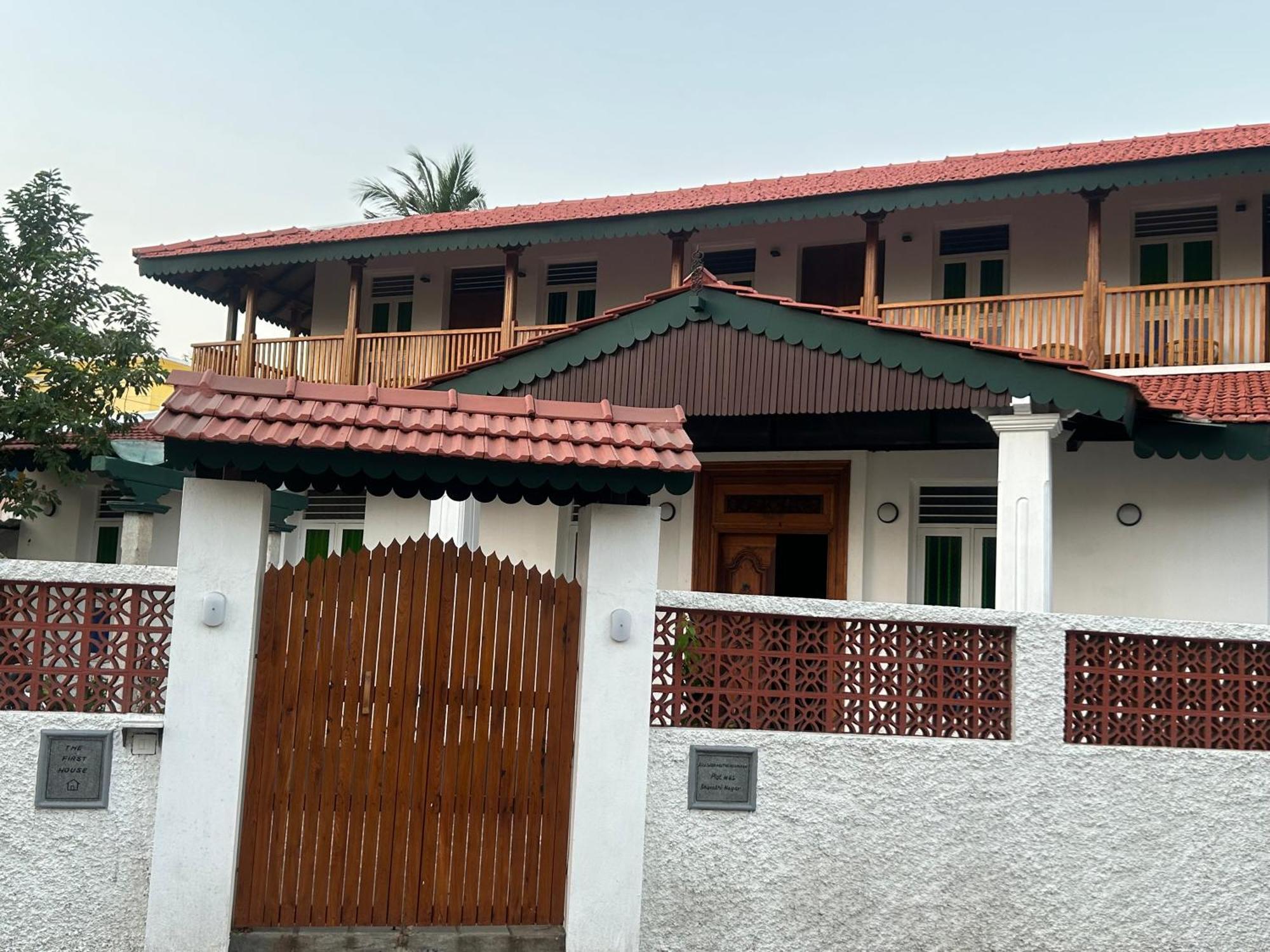 Hotel The First House Karajkkal Zewnętrze zdjęcie